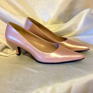 LIZ CLAIBORNE flex ice pink kidskin leather pumps! Beautiful shoes. Sz 7.5 M